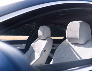 Interior Jaguar XF P300 AWD R-Dynamic [Worldwide] (X260) '2020–pr.