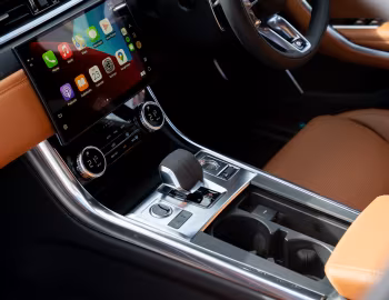 Interior Jaguar XF P300 AWD R-Dynamic [Australia] (X260) '2021–pr.