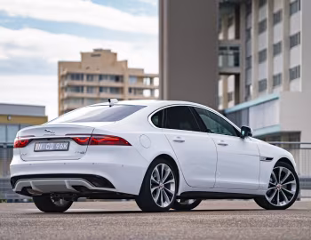 Jaguar XF P300 AWD R-Dynamic [Australia] (X260) '2021–pr.