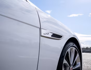 Jaguar XF P300 AWD R-Dynamic [Australia] (X260) '2021–pr.