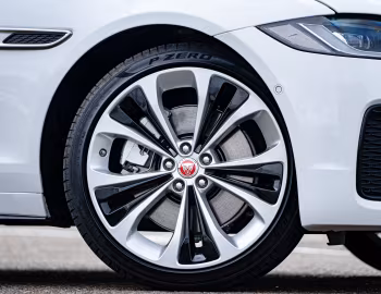 Jaguar XF P300 AWD R-Dynamic [Australia] (X260) '2021–pr.