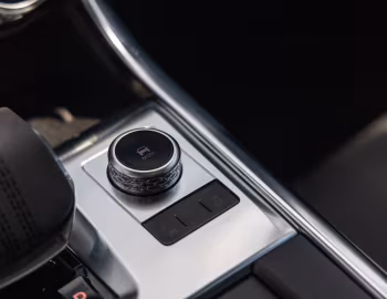 Interior 2021–24 Jaguar XF P300 AWD R-Dynamic [North America] (X260) '2021–24
