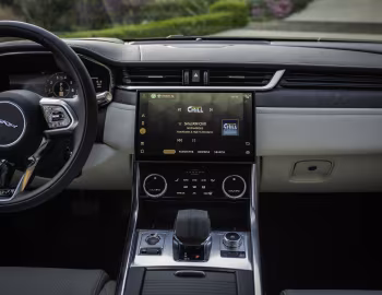 Interior 2021–24 Jaguar XF P300 AWD R-Dynamic [North America] (X260) '2021–24