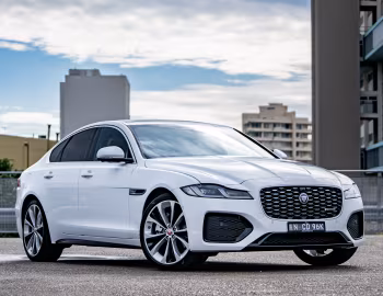 Jaguar XF P300 AWD R-Dynamic [Australia] (X260) '2021–pr.