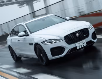 Jaguar XF P300 AWD R-Dynamic Black Pack [Japan] (X260) '2021–24