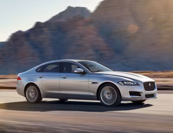 Jaguar XF 25t Prestige [Worldwide] '2015–20