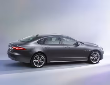 Jaguar XF 20d R-Sport [Worldwide] '2015–20