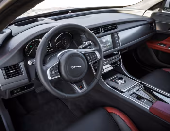 Interior 2016–20 Jaguar XF S [North America] '2015–20