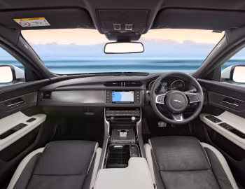 Panel frontal Jaguar XF S [Australia] '2016–20
