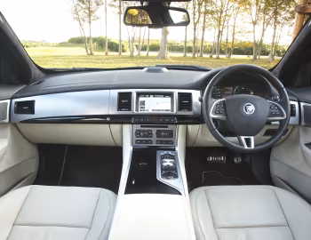 Panel frontal Jaguar XF Sportbrake [UK-spec] '2012–17