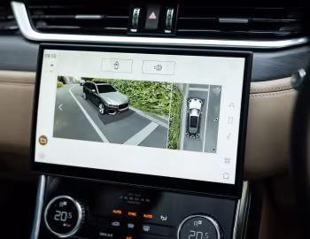 Interior Jaguar XF Sportbrake D200 AWD [Japan] (X260) '2021–pr.