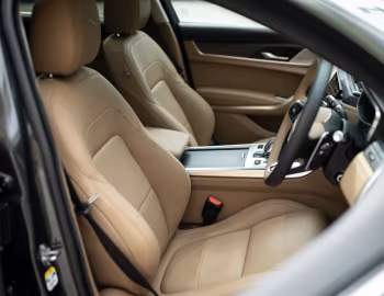 Interior Jaguar XF Sportbrake D200 AWD [Japan] (X260) '2021–pr.