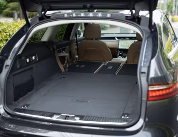 Ambos Jaguar XF Sportbrake D200 AWD [Japan] (X260) '2021–pr.