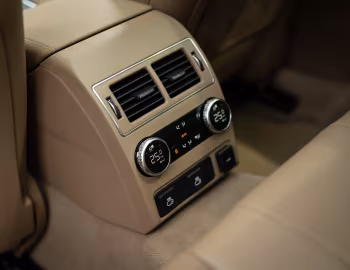 Interior Jaguar XF Sportbrake D200 AWD [Japan] (X260) '2021–pr.