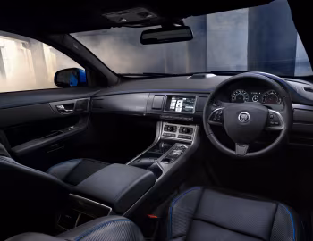Panel frontal Jaguar XFR-S [UK-spec] '2013–15