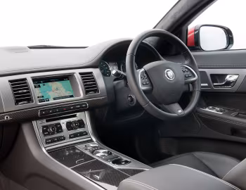 Panel frontal Jaguar XFR [UK-spec] '2011–15