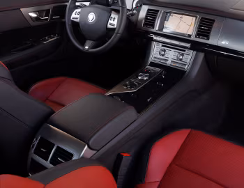 Interior Jaguar XFR '2009–11