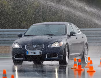 Jaguar XFR '2009–11