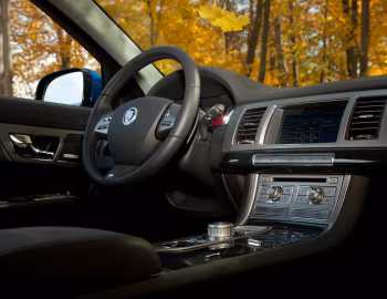 Interior 2010–11 Jaguar XFR [North America] '2009–11