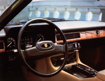 Panel frontal Jaguar XJ-S H.E. '02.1981–????