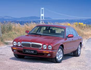 Jaguar XJ8 [UK-spec] (X300) '1997–2003