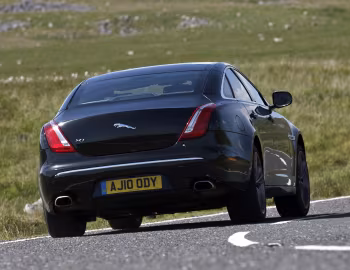 Jaguar XJ Supersport [UK-spec] (X351) '2009–15