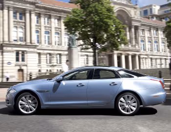 Jaguar XJ [UK-spec] (X351) '2009–15