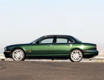2004–07 Jaguar XJR [North America] (X350) '2003–07