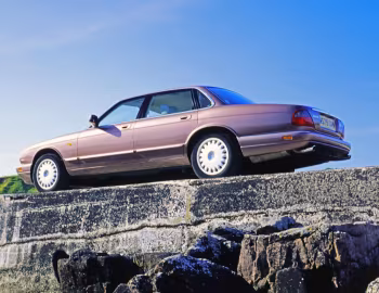 Jaguar XJ6 [UK-spec] (X300) '1994–97