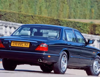 Jaguar XJ6 [UK-spec] (X300) '1994–97