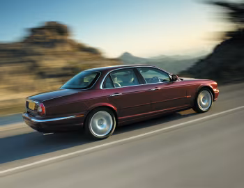 Jaguar XJ8 [UK-spec] (X350) '2003–07