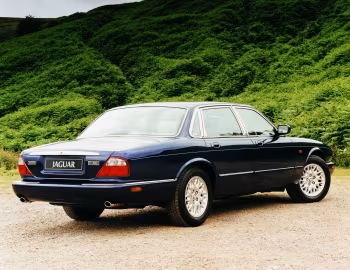 Jaguar XJ8 [UK-spec] (X300) '1997–2003