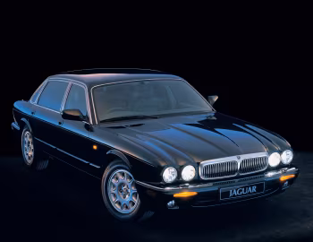 Jaguar XJ8 [UK-spec] (X300) '1997–2003