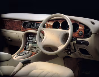 Panel frontal Jaguar XJ8 [UK-spec] (X300) '1997–2003