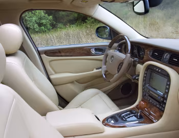 Interior 2005–07 Jaguar XJ8 LWB [North America] (X350) '2004–07
