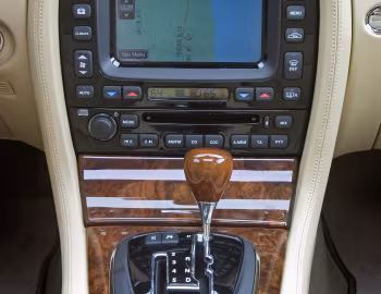 Interior 2005–07 Jaguar XJ8 LWB [North America] (X350) '2004–07