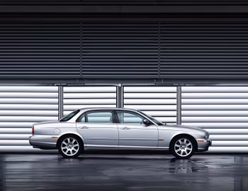 Jaguar XJ8 LWB [UK-spec] (X350) '2004–07