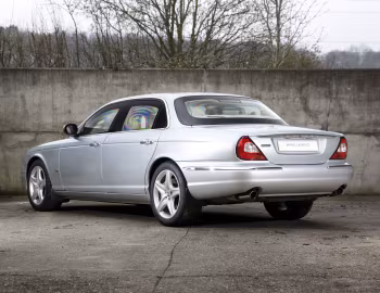 Jaguar XJ8 LWB Armoured (X350) '2005–07