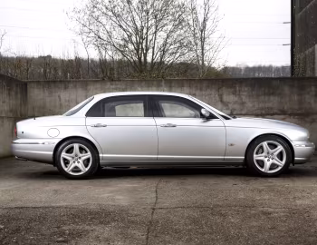 Jaguar XJ8 LWB Armoured (X350) '2005–07