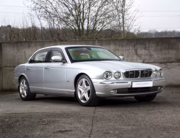 Jaguar XJ8 LWB Armoured (X350) '2005–07
