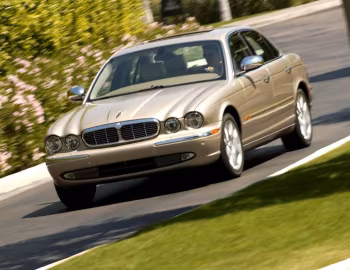 2004–07 Jaguar XJ8 Vanden Plas [North America] (X350) '2003–07