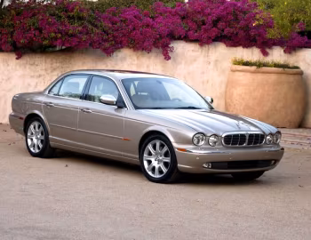 2004–07 Jaguar XJ8 Vanden Plas [North America] (X350) '2003–07