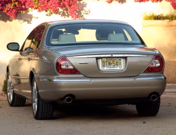 2004–07 Jaguar XJ8 Vanden Plas [North America] (X350) '2003–07