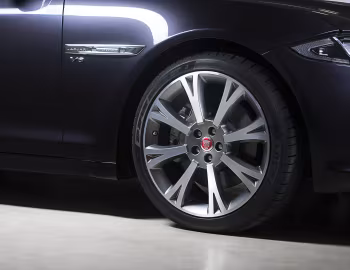 Jaguar XJ L Autobiography [UK-spec] (X351) '2015–19