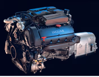 Bajo el capó 2004–07 Jaguar XJ Super V8 [North America] (X350) '2003–07
