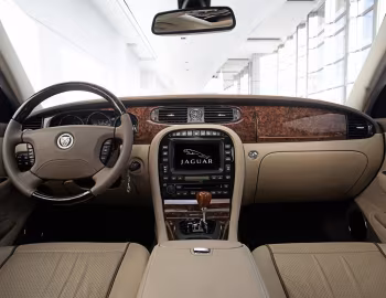 Panel frontal 2008–09 Jaguar XJ Super V8 [North America] (X358) '2007–09