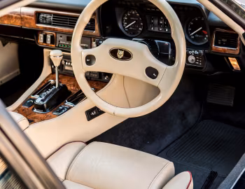 Panel frontal Jaguar XJR-S 5.3 by JaguarSport [UK-spec] '1988–09.1989
