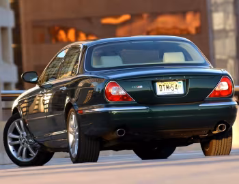 2004–07 Jaguar XJR [North America] (X350) '2003–07