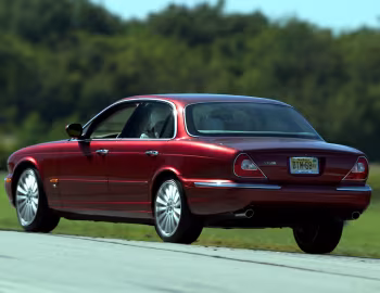 2004–07 Jaguar XJR [North America] (X350) '2003–07