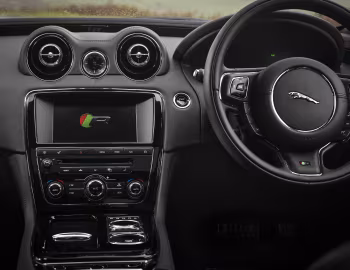 Panel frontal Jaguar XJR [UK-spec] '2013–15